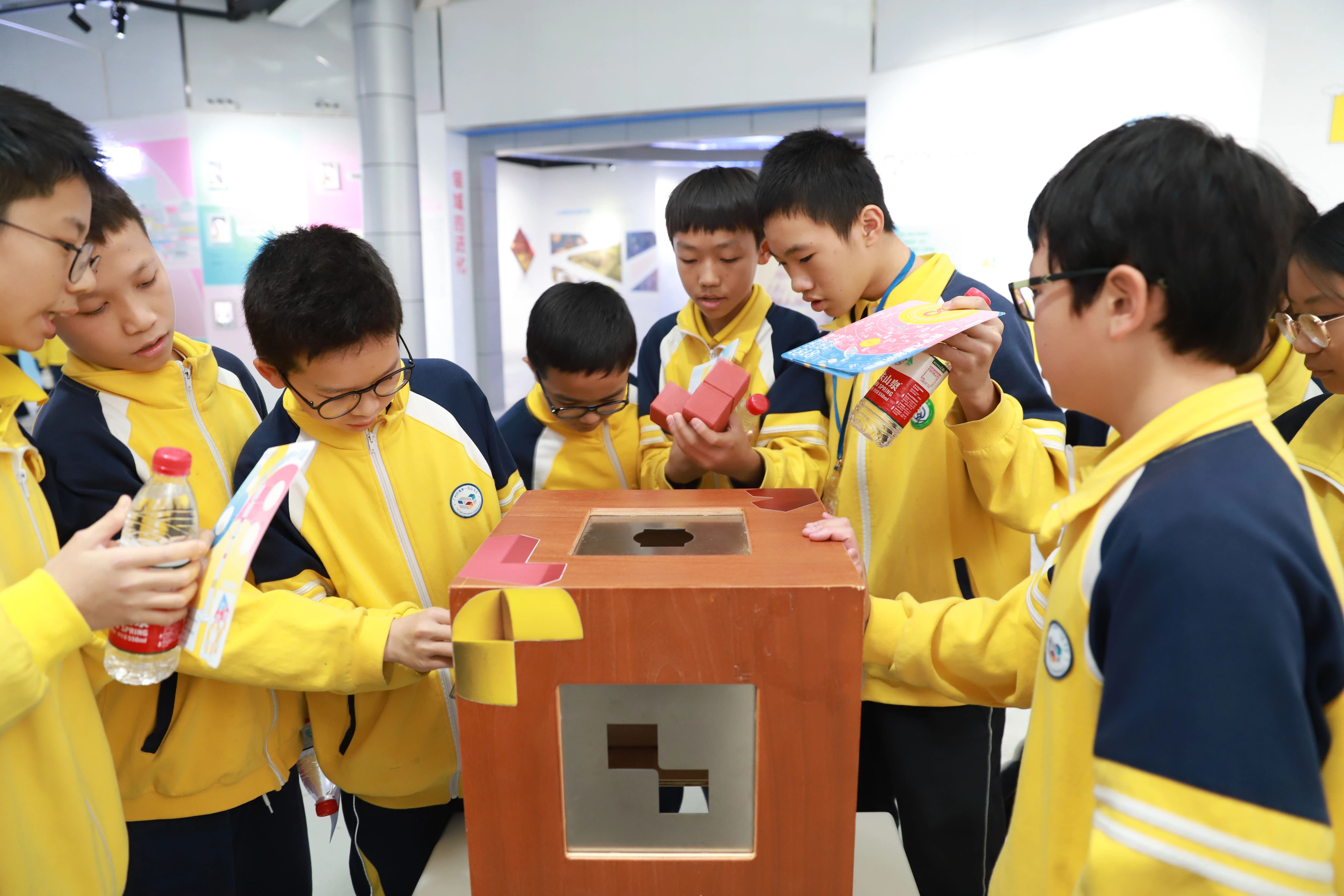 “从一到无穷∞数学的进化”科普展