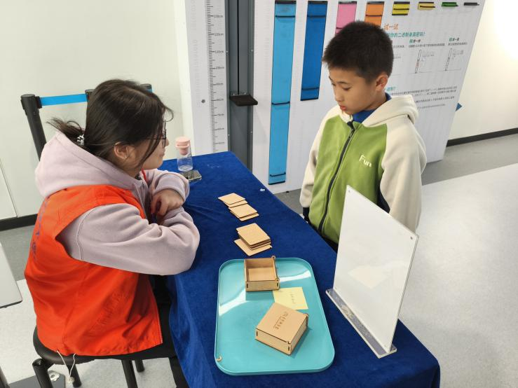 趣探算法密码——二进制读心术+魔方机器人