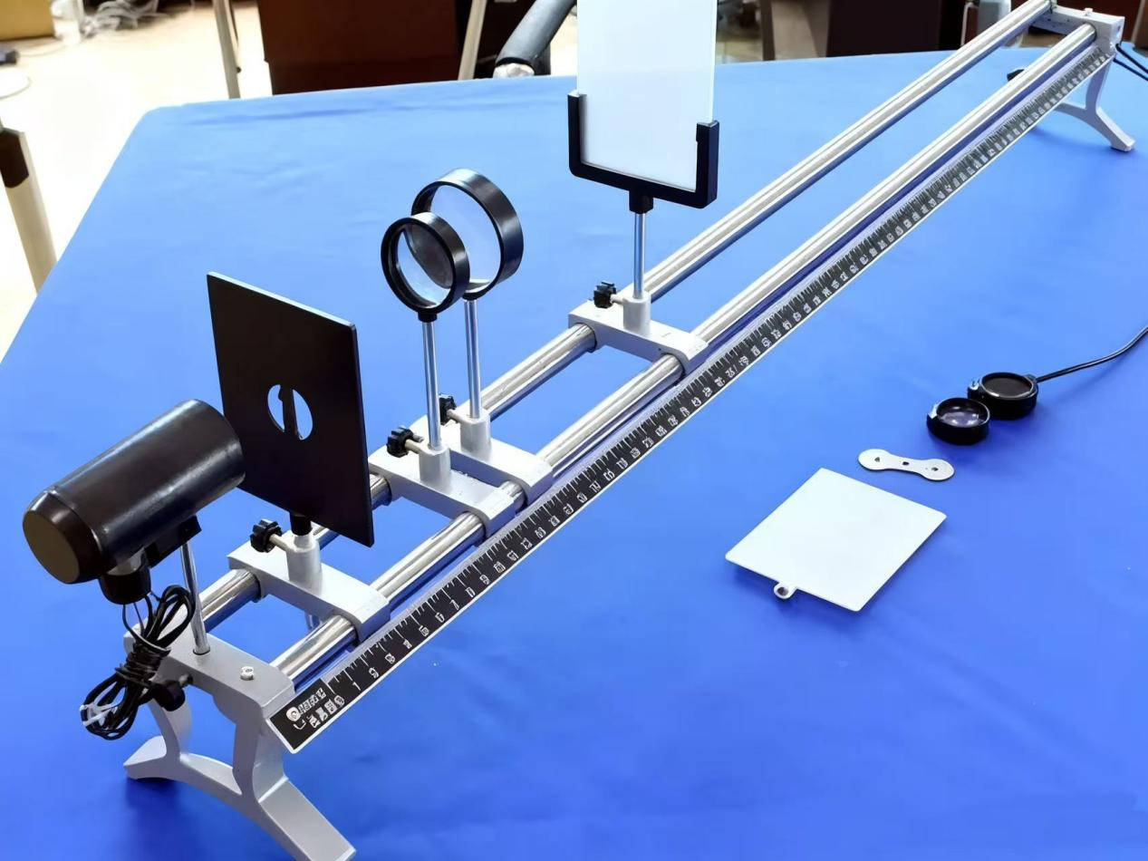 声光展区-望远镜制作与观测