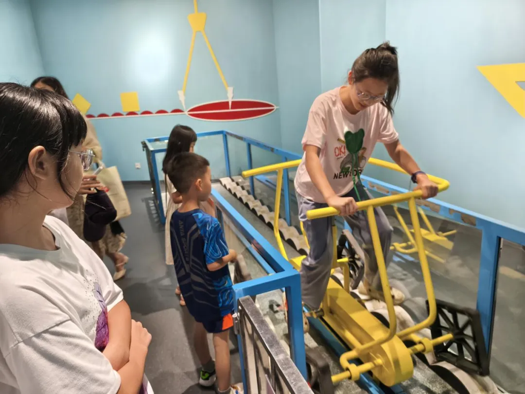 “方轮车”体验